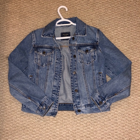 Clothing - Picture 5 of 14